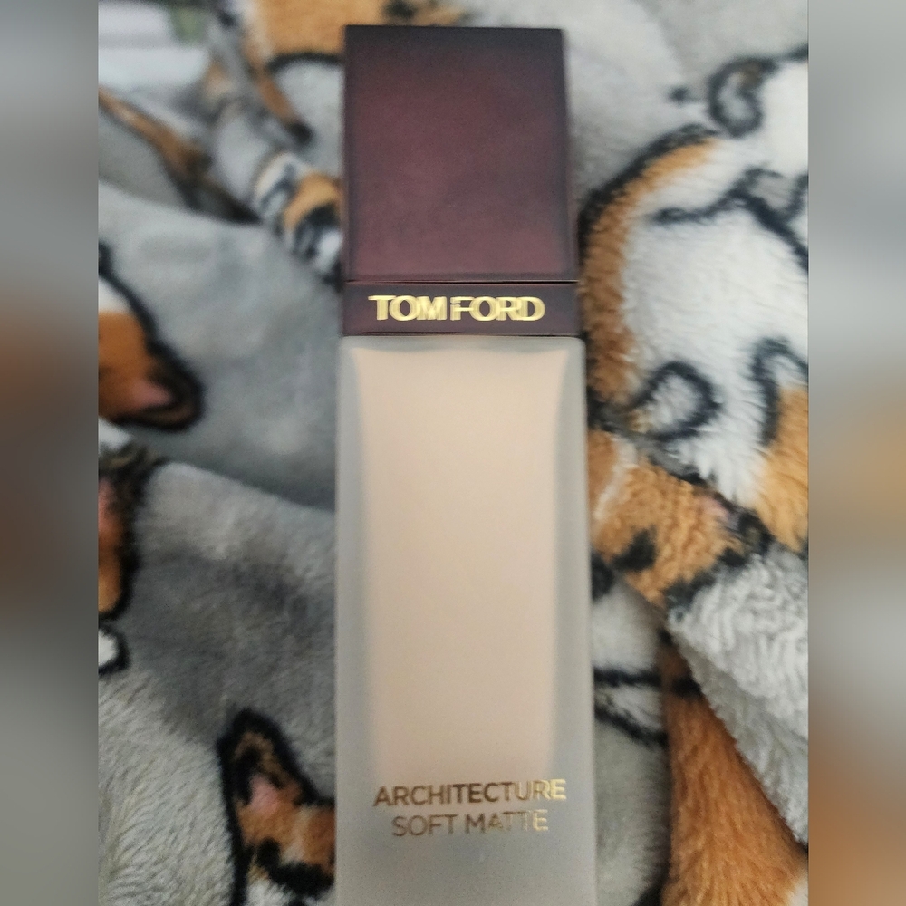 Tom Ford Architecture Foundation in Cream and Brown
